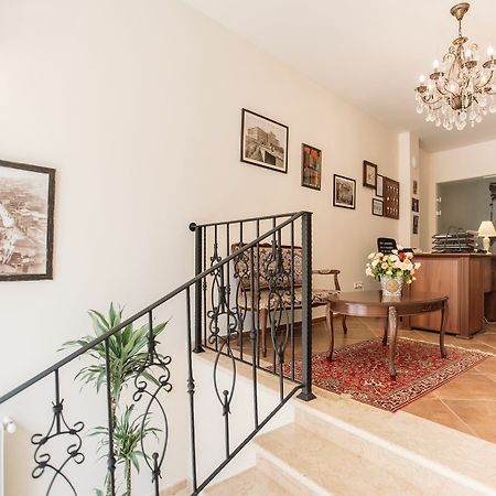 Le Caucase Tbilisi Luaran gambar