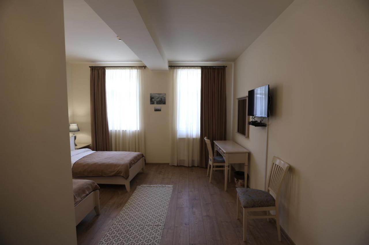 Le Caucase Tbilisi Luaran gambar