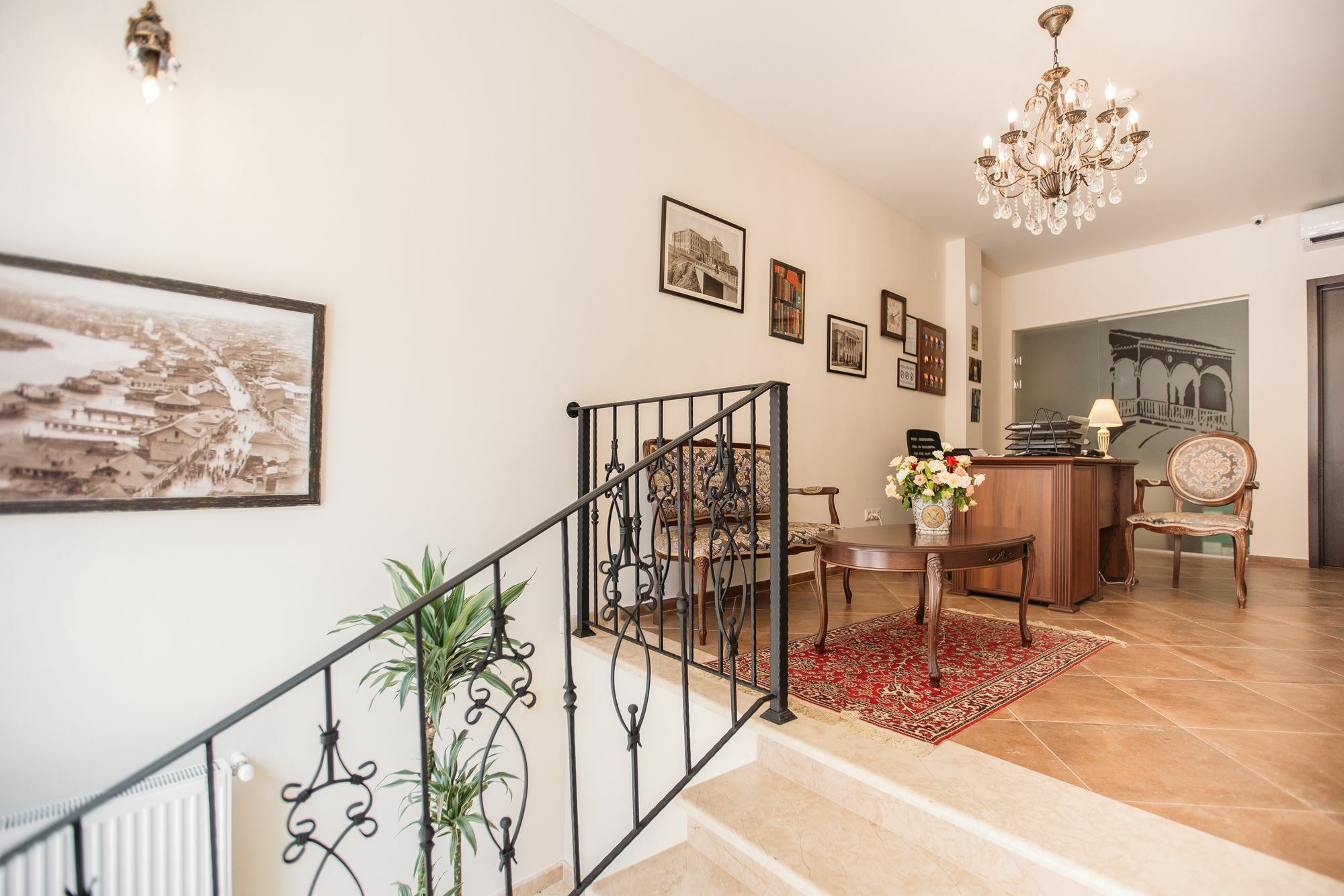 Le Caucase Tbilisi Luaran gambar